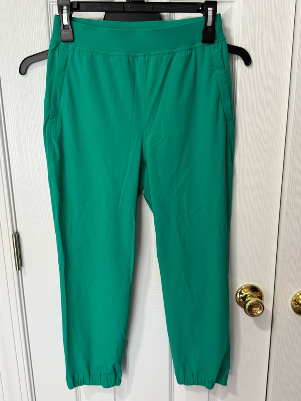 lululemon athletica Women's cropped joggers